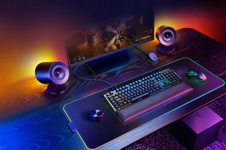 razer-nommo-v2-pro-speakers-2-1-sterowanie-pilot-bezprzewodowy