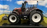 valtra-n174-z-plugiem-bburago-skala-skale-1-26-do-1-42