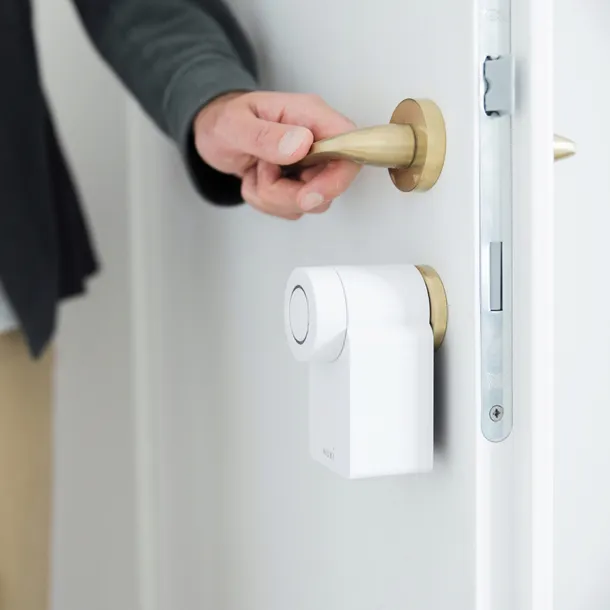 zamek-nuki-smartlock-bluetooth-zasilanie-baterie