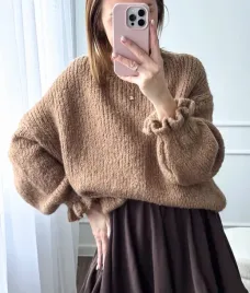 sweter-z-welna-rekaw-falbanka-braz