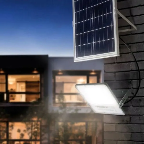 halogen-naswietlacz-solarny-100w-5000k-pilot-barwa-swiatla-bialy-neutralny