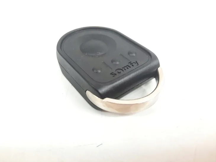 pilot-somfy-keygo-io-4-kanalowy-1870880-waga-z-opakowaniem-0-1-kg-czestotliwosc-868-mhz