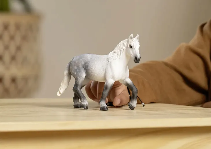 klacz-rasy-perszeron-marka-schleich
