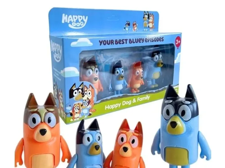 BLUEY ZESTAW 4 FIGUREK RODZINKA FIGURKI BINGO CHILI BANDIT MAMA PREZENT 8CM