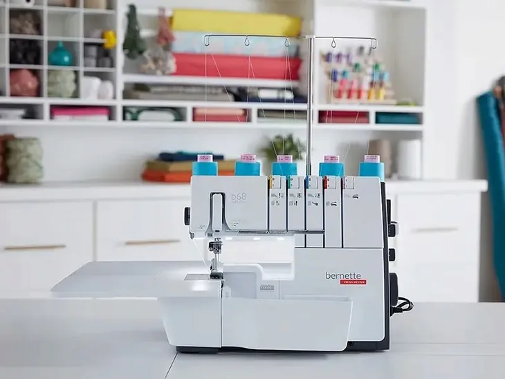 c-overlock-bernette-68-airlock-waga-z-opakowaniem-9-9-kg-material-tworzywo-sztuczne