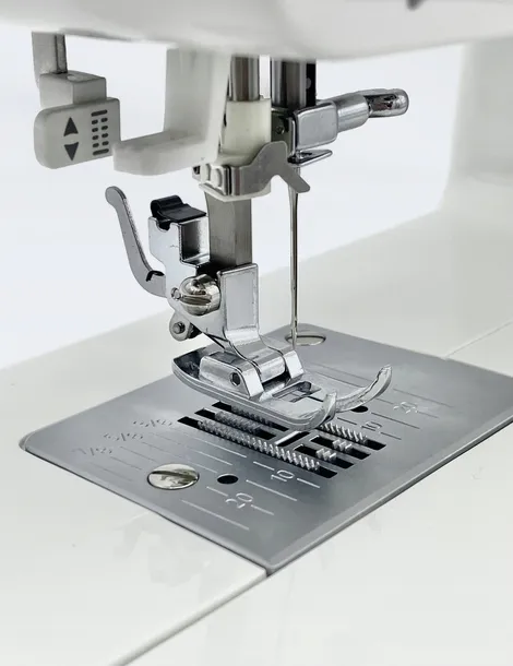maszyna-do-szycia-minerva-next-532a-szerokosc-produktu-30-cm
