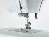 maszyna-do-szycia-bernette-b37-wysokosc-produktu-41-cm