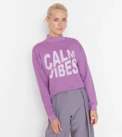 trendyol-fioletowa-bluza-z-polgolfem-z-nadrukiem-calm-vibes-l-6fa