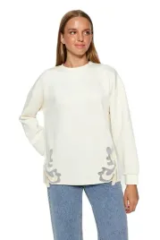 trendyol-bluza-damska-kremowa-z-aplikacja-haft-na-dole-m-5ea