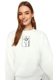 trendyol-biala-bluza-damska-z-nadrukiem-kwiatowym-z-dlugim-rekawem-s-5ea