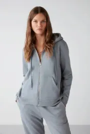 bluza-damska-z-kapturem-i-zamkiem-szara-bawelna-poliester-s-5ga