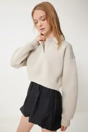 krotka-bluza-damska-bezowa-z-kolnierzykiem-i-dlugim-rekawem-38-5ga
