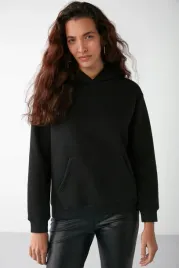 czarna-bluza-damska-z-kapturem-i-kieszenia-kangurka-m-5ga