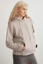 bluza-damska-z-kapturem-bezowa-z-kieszenia-kangurka-xs-5ga