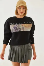 czarna-bluza-damska-z-nadrukiem-i-dlugim-rekawem-m-5ga