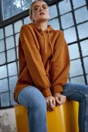 bluza-damska-z-kapturem-w-kolorze-brazowym-z-kieszenia-l-5ga
