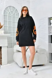 czarna-bluza-damska-z-kapturem-z-nadrukiem-na-rekawach-xl-5ga