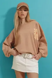 bluza-damska-bezowa-z-haftem-z-dlugim-rekawem-bez-kaptura-xl-5ga