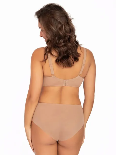 corin-alexsis-12719-pekan-95-e-material-dominujacy-poliester