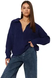 trendyol-granatowy-sweter-damski-z-kolnierzykiem-i-faktura-s-5ea