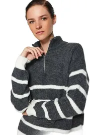 trendyol-sweter-damski-szary-w-paski-z-zamkiem-i-golfem-l-5ea