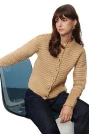 trendyol-sweter-damski-bezowy-z-guzikami-i-paskowana-faktura-m-5ea