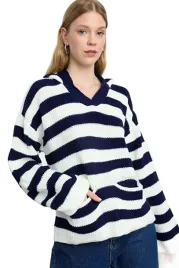trendyol-sweter-damski-w-paski-z-kapturem-i-kieszenia-s-5ea