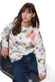 trendyol-sweter-damski-z-lejacym-dekoltem-w-kwiatowy-print-s-5ea
