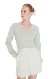 trendyol-krotki-sweter-damski-z-dlugim-rekawem-z-dekoltem-v-m-5ea