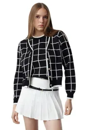 trendyol-czarny-krotki-sweter-w-krate-z-guzikami-damski-m-5ea