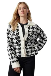 trendyol-sweter-damski-wzor-pepitka-z-guzikami-i-kolnierzykiem-m-5ea