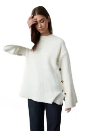 trendyol-bialy-sweter-z-guzikami-i-rozszerzanymi-rekawami-m-5ea
