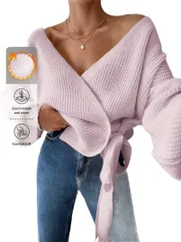 sweter-damski-wiazany-z-dekoltem-v-rozowy-m-1la