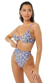 boohoo-dol-od-bikini-niebieski-kwiaty-wzor-44-yhe