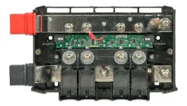 rozdzielacz-lynx-distributor-do-systemu-victron-z-led-modul-bezpiecznikow