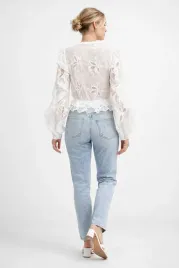 bardot-biala-bluzka-z-koronkowymi-falbanami-i-rekawami-34-i4a