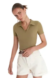trendyol-bluzka-damska-z-krotkim-rekawem-z-kolnierzykiem-khaki-s-5ea