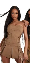 prettylittlething-top-gorsetowy-bezowy-32-eku