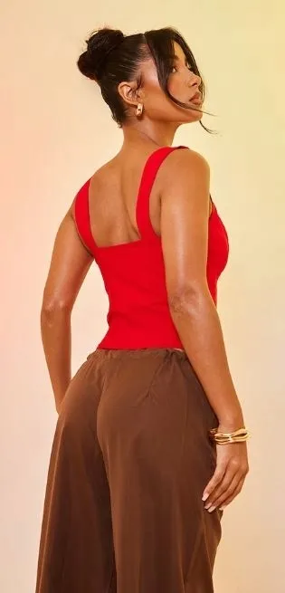 prettylittlething-damski-czerwony-top-44-ejr