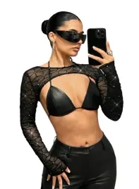 shein-czarna-bluzka-na-ramiaczkach-z-cekinami-i-wzorem-38-1jd