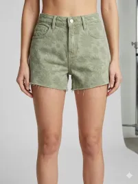 guess-khaki-krotkie-spodenki-z-denimu-z-kwiatowym-wzorem-38-gga