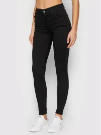 levi-s-czarne-jeansy-rurki-dla-kobiet-gladkie-25-30-6ea