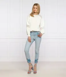 desigual-jeansy-dlugie-rurki-z-haftami-i-wysokim-stanem-25-6fa