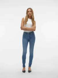 vero-moda-jeansy-rurki-denim-ze-znacznymi-przetarciami-l-30-6fa