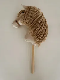 hobby-horse-konik-na-patyku-glowa-konia-handmade-kon-zabawka-pluszowy