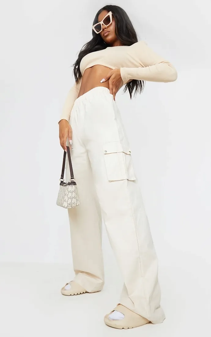 prettylittlething-spodnie-bezowe-proste-36-ejq
