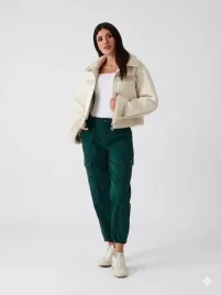 guess-spodnie-cargo-ciemnozielone-z-kieszeniami-na-guziki-31-28-gga