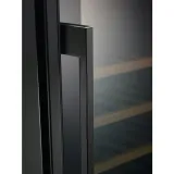 chlodziarka-do-wina-aeg-awus052b5b-roczne-zuzycie-energii-148-kwh