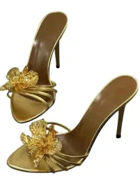 shein-eleganckie-zlote-klapki-z-ozdoba-kwiatowa-na-szpilce-395-1ha