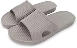 bezowe-klasyczne-klapki-casual-z-paskiem-na-stopie-40-41-6aa